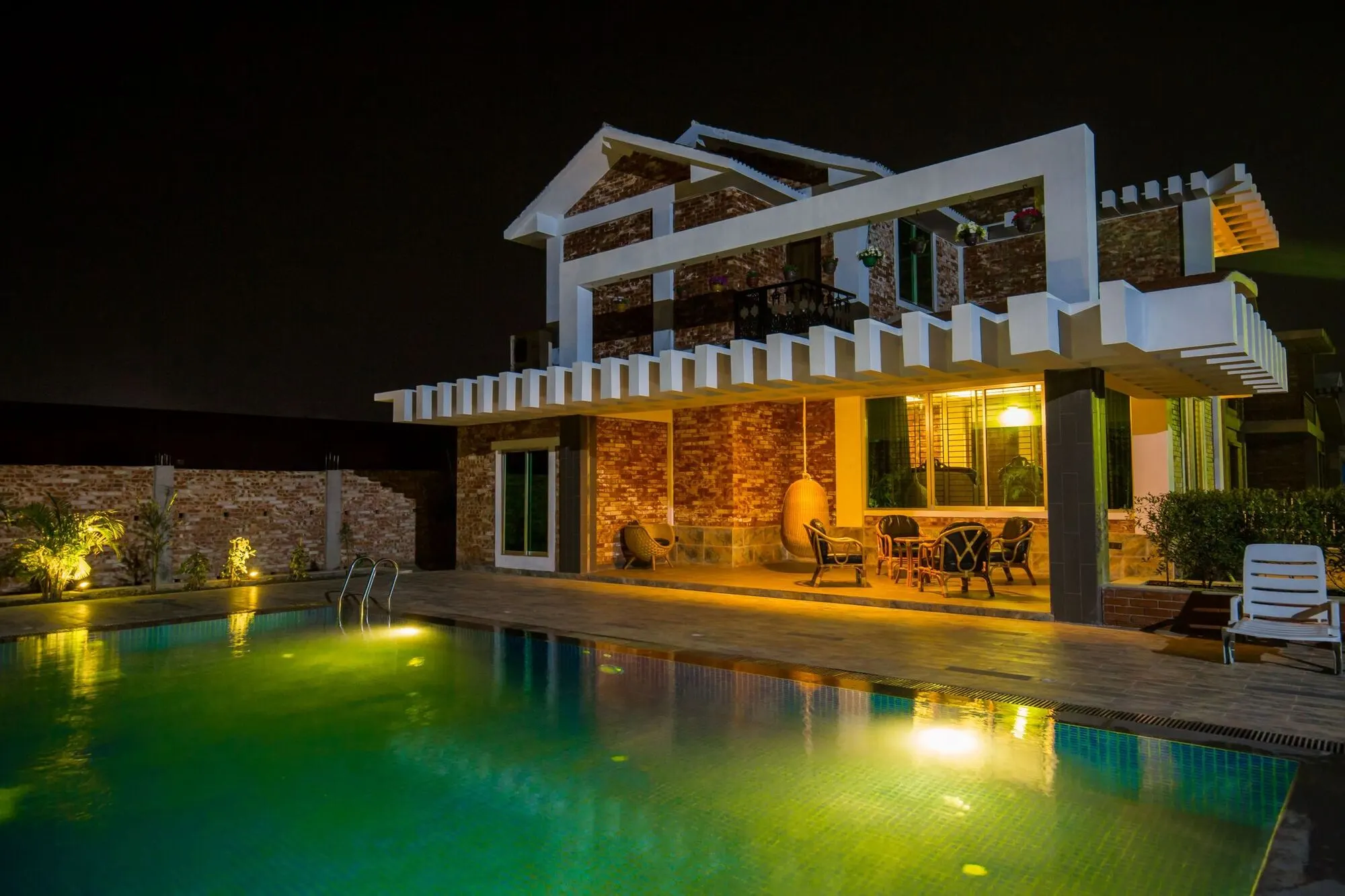 Villa Outdoor Lighting: Terraces, Pools and Gardens
